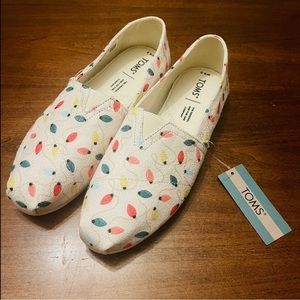 NWT TOMS Natural Tree Light Print Slip Ons // 6.5 and 8